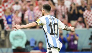 Μέσι και Άλβαρες έδωσαν αέρα δύο τερμάτων στην Αργεντινή απέναντι στην Κροατία (vid)
