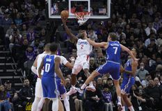 Οι Κλίπερς διέλυσαν τους Κινγκς στο Λ.Α. - Το εικοσάλεπτο του Σάσα Βεζένκοφ (vids)