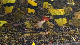 Ντόρτμουντ - Παρί Σ.Ζ.: Επιβλητικό "You'll Never Walk Alone" από το «κίτρινο τείχος»