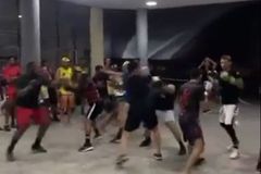 Απίστευτα πράγματα στη Βραζιλία: Ομάδα άνοιξε το προπονητικό κέντρο της για να παίξουν ξύλο οι οπαδοί