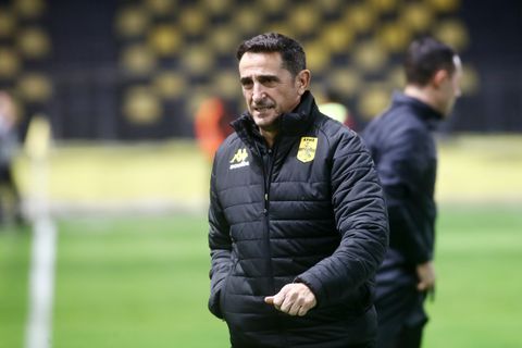 Ξανά... κλειστά χαρτιά από τον Χιμένεθ, δεν ανακοίνωσε αποστολή για το Άρης - Ολυμπιακός