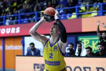 Ο Βαν Τούμπεργκεν έδωσε το σύνθημα της νίκης κόντρα στον Ολυμπιακό