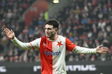 Ο Ζαφείρης έκλαψε στο «αντίο» του στη Σλάβια Πράγας - Η ομιλία του και η αποθέωση των συμπαικτών του (vid+pic)