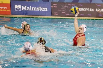 Νικητής ο Ολυμπιακός στον ελληνικό «εμφύλιο» και σταθερά στην κορυφή στο LEN Champions League