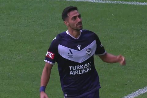 Ο Βέργος με δύο γκολ «καθάρισε» για τη Μέλμπουρν Βίκτορι κόντρα στην Αδελαΐδα Γιουνάιτεντ (vid)