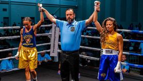 Επιτέθηκε σε πρώην πρωταθλήτρια πυγμαχίας και δέχθηκε απανωτά χτυπήματα (vid)