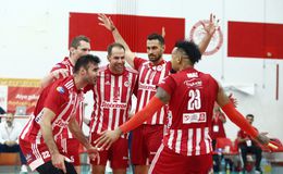 Δίποντο του Ολυμπιακού στη Σύρο