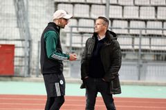 Το συμφέρον είναι θεμιτό, το... «θέατρο» όχι