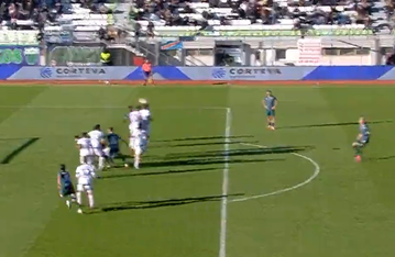 Απίθανη απευθείας εκτέλεση φάουλ από τον Μάγκνουσον και 1-0 για τον Λεβαδειακό κόντρα στην Κηφισιά