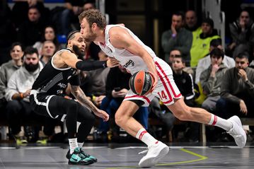 Ολυμπιακός: Βεζένκοφ στη ζώνη του λυκόφωτος