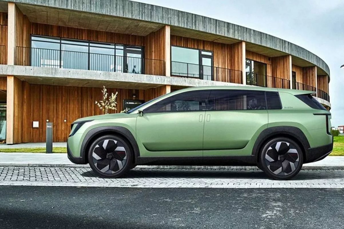 Η νέα ναυαρχίδα της Skoda είναι ηλεκτρική και ονομάζεται Peaq (+video)