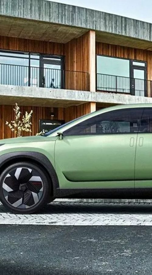 Η νέα ναυαρχίδα της Skoda είναι ηλεκτρική και ονομάζεται Peaq (+video)