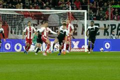 Το πέναλτι που ζήτησε ο Ολυμπιακός σε πτώση του Γκαρθία