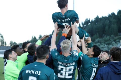 Ο Κάτρης γυρίζει στον Παναθηναϊκό και οι συμπαίκτες του στον Λεβαδειακό τον σήκωσαν στον αέρα