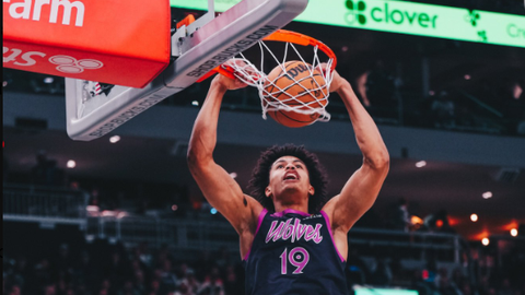 Συντριβή για τους Μπακς από τους Τίμπεργουλβς παρά την προσπάθεια του Αντετοκούνμπο