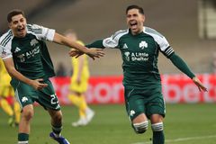 Ο Μπακασέτας ξανά με πέναλτι έκανε το 3-0 για τον Παναθηναϊκό σημειώνοντας χατ-τρικ