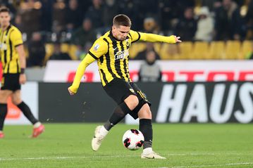 Ο Μαρίν με ωραίο σουτ τράνταξε το δοκάρι