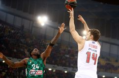 Euroleague: Βεζένκοφ και Μπέικον δυνατά στη μάχη του πρώτου σκόρερ (vids)