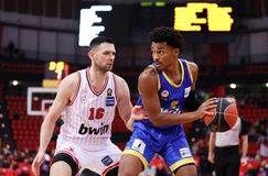 Οι Ισπανοί στέλνουν τον Χαντς στην Παλένσια