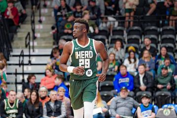 Εγκαταλείπει τις ΗΠΑ ο Άλεξ Αντετοκούνμπο - Ετοιμάζεται για δράση στη Λιθουανία