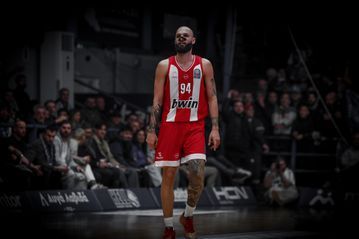 Ο Εβάν Φουρνιέ γιορτάζει την ημέρα του Αγίου Βαλεντίνου με τρίγωνα Πανοράματος (pic)