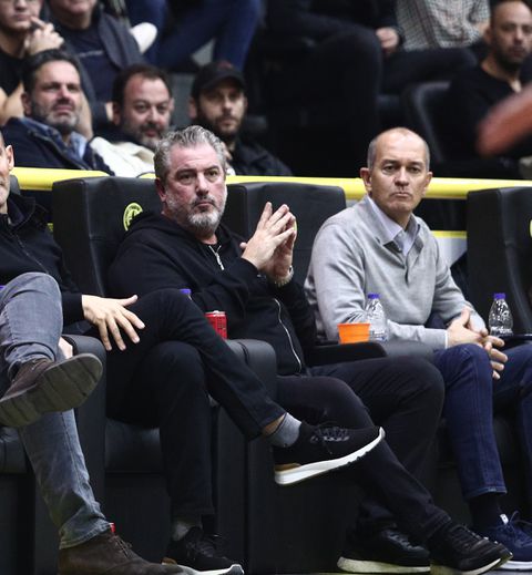 Στασινόπουλος: «Όλοι σας και μόνοι μας»! (pic)