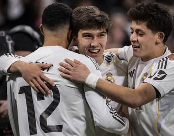 Επίδειξη δύναμης από τη Ρεάλ Μαδρίτης με τεσσάρα και άλμα στην κορυφή!