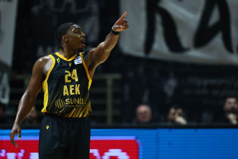 Σπουδαία νίκη τριάδας για την ΑΕΚ με ηγέτες τους Νάναλι-Μπάρτλεϊ