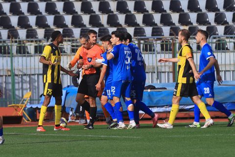 Νίκη Βόλου: «Ο διαιτητής επιχειρεί να αλλοιώσει το αποτέλεσμα»