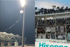 Οπαδοί του ΠΑΟΚ πέταξαν... χαρταετό στο ματς με τον Βόλο (vids)