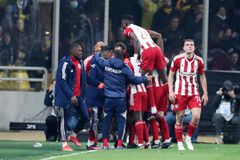 Η ηγετική ομιλία του Βαλμπουενά, οι πανηγυρισμοί στα αποδυτήρια και ο χαμός στο Ρέντη: Η παρακάμερα από το ΑΕΚ - Ολυμπιακός (vid)