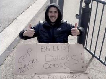 Το τερμάτισε: Οπαδός της Μαρσέιγ κάνει απεργία πείνας για να φύγει ο Μπαλέρντι (vid)