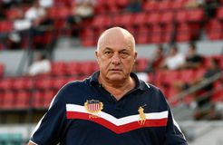 Μπέος:  «Τα χρήματα τα έχασαν αυτοί που μαγείρευαν χωρίς τον ξενοδόχο» (vids)