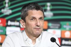 Λουτσέσκου: «Στην Ελλάδα σήμερα είσαι θεός και αύριο ο πιο ηλίθιος - Μακάρι να περάσει και ο Ολυμπιακός»