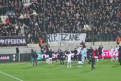 Απίθανο σκηνικό με Σαμάτα: Έγινε «ένα» με τον κόσμο και οργάνωσε την κερκίδα (pic/vid)