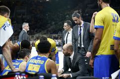 Οι υψηλές πτήσεις του Περιστερίου και μια οικογένεια που καθοδηγείται ευλαβικά από τον Βασίλη Σπανούλη