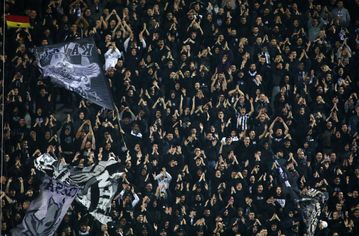 Εκρηκτική ατμόσφαιρα από τους οπαδούς του ΠΑΟΚ στην Τούμπα