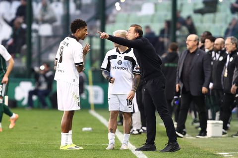 Ξέσπασμα Κόντη: «Έχουμε φάει 45 γκολ, που πάμε;-Αδιάφορος όσο έπαιξε ο Σαλσέδο»