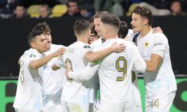 Το «κιτρινόμαυρο» πάρτι στο χορτάρι και τα συγχαρητήρια του Ηλιόπουλου: Η παρακάμερα του Τσέλιε - ΑΕΚ (vid)