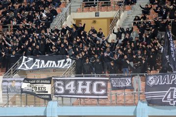 Πανό των οπαδών του ΟΦΗ για τον δολοφονηθέντα φίλο του ΠΑΟΚ (pic)