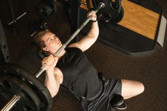 Οι Ασκήσεις που Θα Ανεβάσουν τη Δύναμή σου στο Bench Press