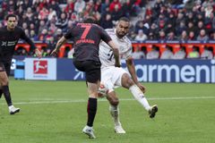 Η Λεβερκούζεν «φρέναρε» την Μπάγερν, βαθμός για τη Βόλφσμπουργκ με γκολ Κουλιεράκη