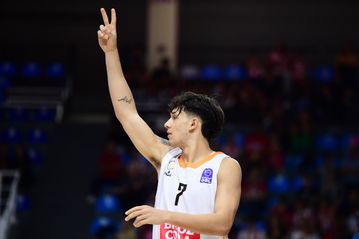 Τέλος στο αρνητικό σερί: Ο Προμηθέας «βύθισε» κι άλλο τη Μύκονο με ρεκόρ Μπαζίνα