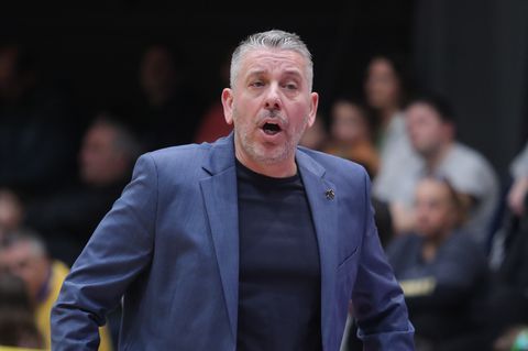 Παπαθεοδώρου: «Κατώτεροι των περιστάσεων, χρειαζόμαστε υπέρβαση» (vid)