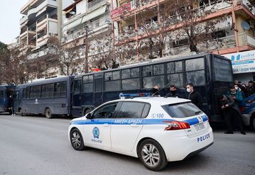 Η ΕΛ.ΑΣ. «ξεδόντιασε» άγρια συμμορία – Οι πυροβολισμοί στο ματς Απόλλων Ποντίων – Μανδραϊκός και τα επεισόδια σε γήπεδα