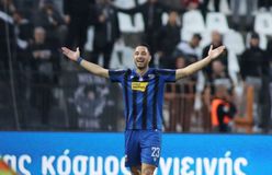 Τι έκανε με τα χέρια του ο Τσιλούλης προς τον κόσμο του Παναθηναϊκού και γιατί γελούσε