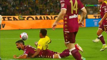 Το πέναλτι που ζήτησε η ΑΕΚ σε μονομαχία του Ελίασον με τον Μοντόγια