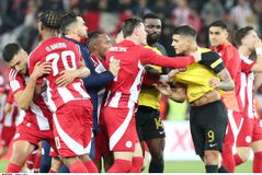 Καταγγελία της ΑΕΚ για φραστική επίθεση παίκτη του Ολυμπιακού σε Λαμέλα στο ημίχρονο