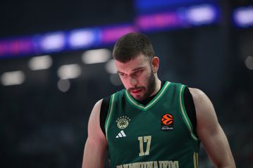 Επέστρεψαν Ρογκαβόπουλος και Τολιόπουλος, ατομικό ο Σαμοντούροβ εν όψει Παναθηναϊκός - Εφές