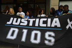 Ξεκίνησε νέα δίκη για τον θάνατο του Μαραντόνα: «Εγκαταλείφθηκε στη μοίρα του», υποστήριξε ο εισαγγελέας